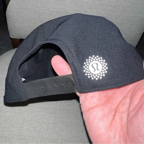 Lululemon Seawheeze 2015 Commemorative
Adjustable Cap - Picture 6 of 10